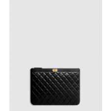 [CHANEL-샤넬]<br>보이 클러치 미듐 A84406